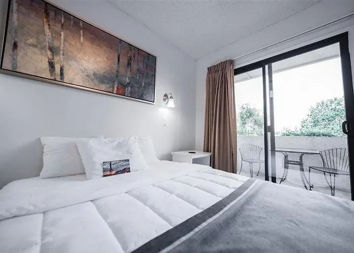 Apartment 142 Fully Furnished 1br Suite-pet Friendly *