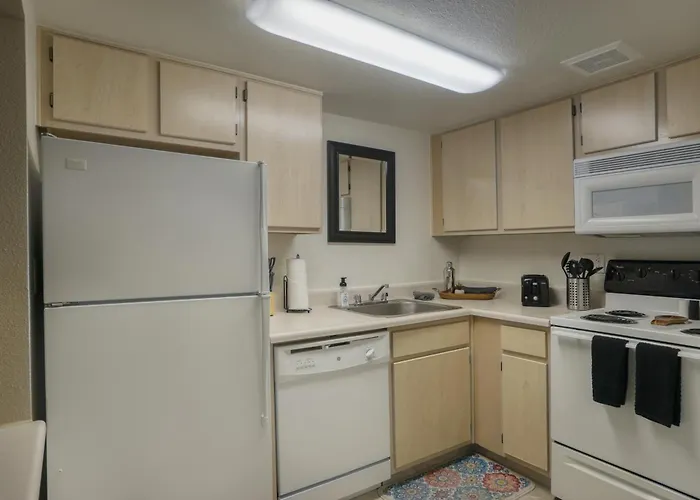Apartment 142 Fully Furnished 1br Suite-pet Friendly *
